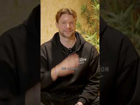 Yotto giving his selects backstage at Drumsheds.