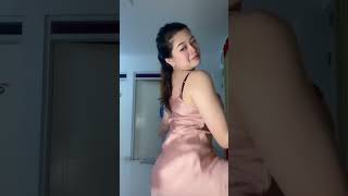 pertama dlu pada sange gak #bikini #viral #gadisbali #goyangtiktokhot #tiktok #fypシ #fwb #biniki