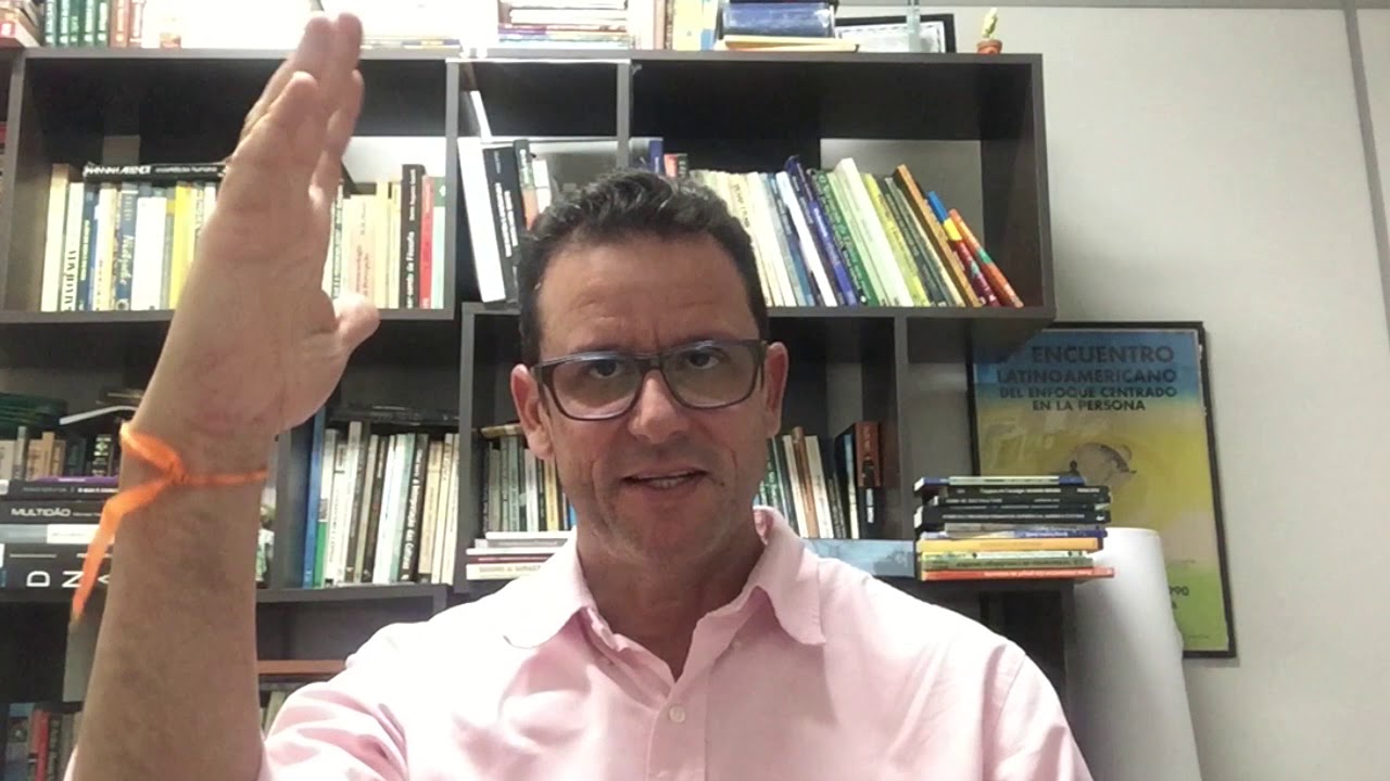 Psicologia Política   sobre o livro "A classe média no espelho, do Jessé Souza