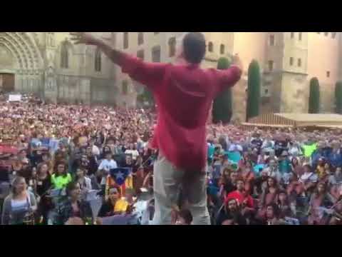 L'Estaca davant la catedral de Barcelona abans del referèndum d'independència