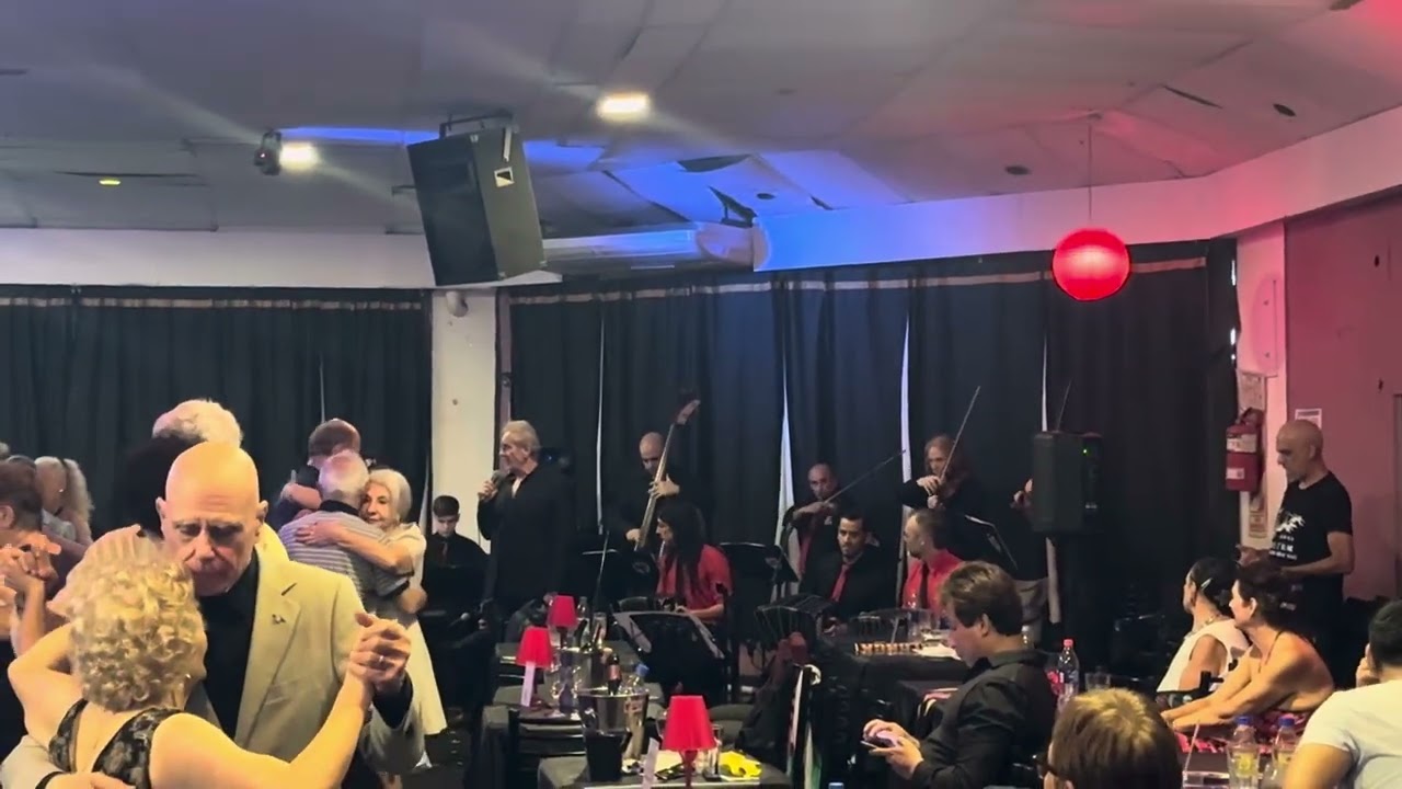 Video thumbnail for La Juan D’Arienzo & Fernando Rodas: Quiero verte una vez más. Buenos Aires. 12/30/2024