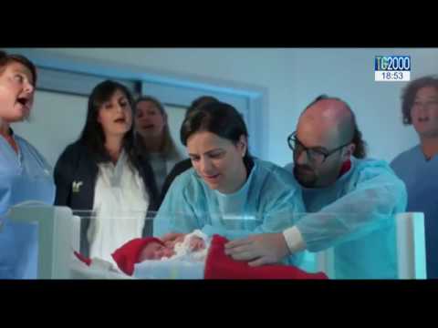 Al Meyer di Firenze, medici, infermieri e operatori sanitari cantano per i piccoli pazienti