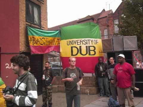 Aba-Shanti playing  Prince Malachi [ as far as i can see ] at University OF Dub SE-One-Club