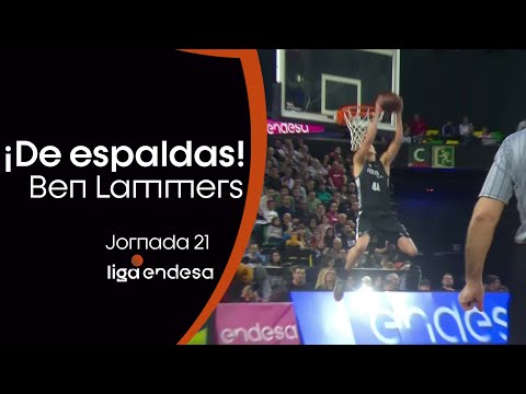 Tremendo Alley-oop de espaldas entre Rouselle y Lammers