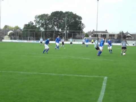 Tricht A1 veegt DSC A1 van hun eigen centre court, 1-9