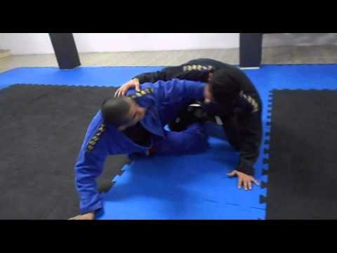 Jiu Jitsu 32 - Estrangulamento da Meia Guarda com Danilo Ribeiro - CT Finisher