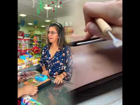 They caught her using this strategy to avoid paying in the store and this is what happened  parte1