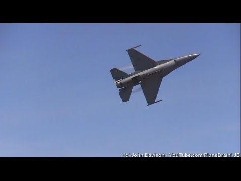 2015 R.I. Airshow @Quonset - USAF F-16 Demo & Heritage Flight