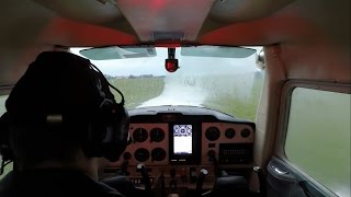 preview picture of video 'Hódmezővásárhely- Szeged ferryflight with a cessna 152 in bad weather conditions'
