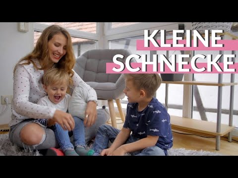 Kleine Schnecke kriecht hinauf || Bewegungslied