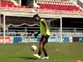 Ronaldinho Skill getting the ball to hit the crossbar