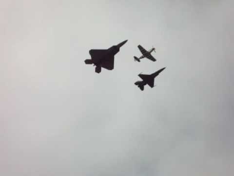 F-16,F-22,P-51 Mustang Heritage Flight (c)