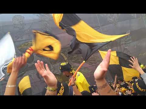 "Recibimiento Al Hueso Pirata vs los papayeros" Barra: Al Hueso Pirata &bull; Club: Coquimbo Unido