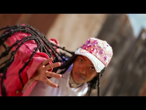 Emmie Deebo (First Born) - Akumbutseni (Official Music Video)