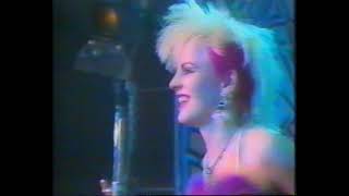Fuzzbox - What's The Point (1987 Dutch TV)