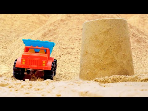 4 машинки и город в песочнице! Игры для детей. Развивающие видео с песком