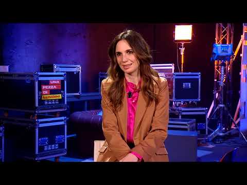 Emanuela Fanelli lancia la puntata 5 di "Una pezza di Lundini"