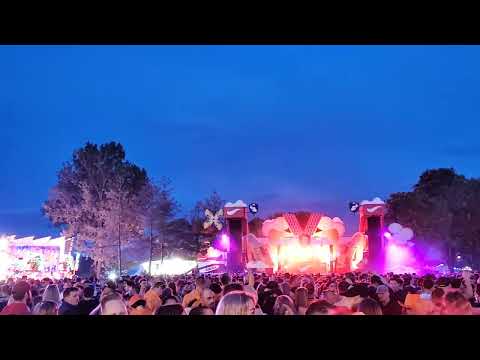 Furyan spinning Never Fall Asleep with Alee @ Supersized Kingsday in Aquabest Eindhoven 27-Apr-2024