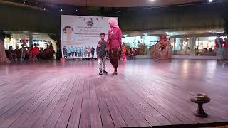 Download lagu Lomba Fashion Show Kartini Ibu dan Anak dalam Rangka Memperingati Hari Kartini 2023(2) mp3 Download lagu Lomba Fashion Show Kartini Ibu dan Anak dalam Rangka Memperingati Hari Kartini 2023(2) mp3