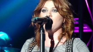 Kelly Clarkson live in Cologne - That I would be good/use somebody