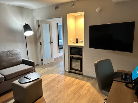 Radisson Hotel, Sunnyvale [King Bed Suite] (521)