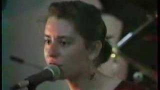 Je reste dans mon lit