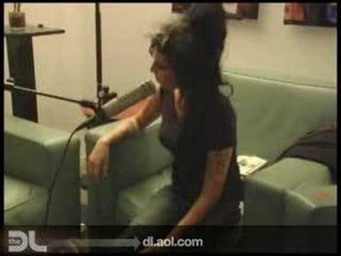 The DL - Amy Winehouse 'Love is a Losing Game' Live!