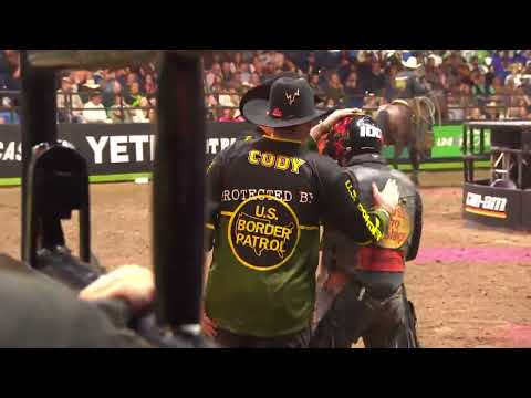 Andrew Alvidrez rides Hundred Bad Days for 87.25 points (PBR)