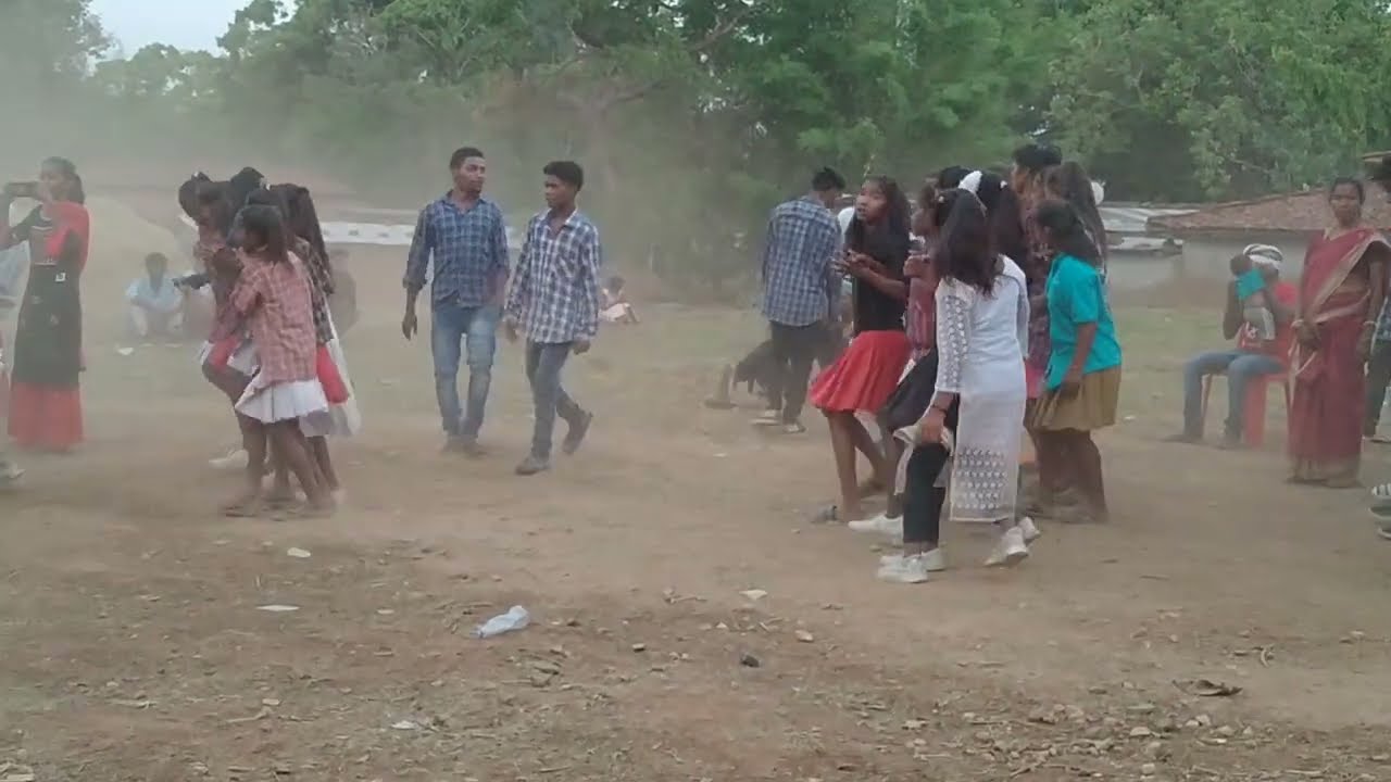 क्या कमार हीला हीला के नाच रही ऐ सरी लड़की लोग | Chain Dance Video | Nagpuri Video|‪@Baijnatheditz220‬
