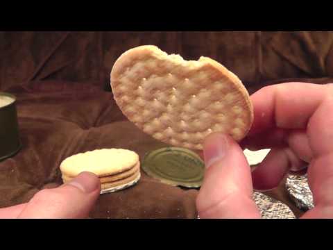 VIDEO! Un englez a aflat ce gust au bomboanele de ciocolata expirate de zeci de ani