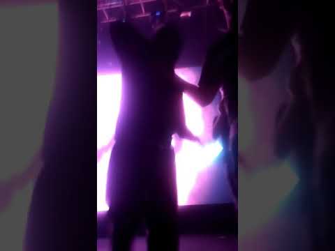 MoMo ft. Pil C - Chceme mier LIVE