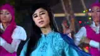 Download lagu Bingung - dewi persik mp3 Download lagu Bingung - dewi persik mp3
