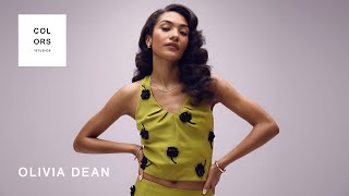 Download lagu Olivia Dean - A Couple Minutes | A COLORS SHOW mp3