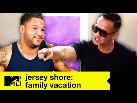 Roast Battle: Mike 'The Situation' VS Ronnie | Jersey Shore Family Vacation Season 1