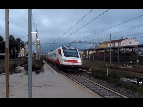 L'arrivo del FRECCIABIANCA 8619 alla stazione di VIAREGGIO