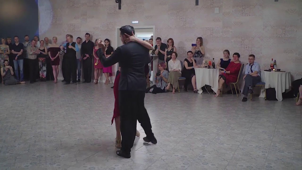 Clarisa Aragón y Jonathan Saavedra 3 Turn Up www.reginatangoshoes.com