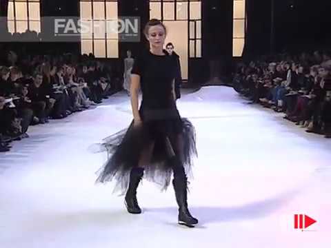 "Issey Miyake" Autumn Winter 2004 2005 Paris 1 of 4 Pret a Porter by FashionChannel
