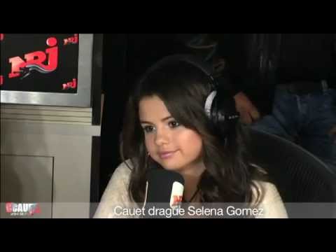 Caute drague Selena Gomez chez cauet