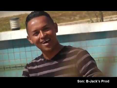 MICKAEL - " Mpinamana isika " ( Clip Officiel ) - Mai 2014