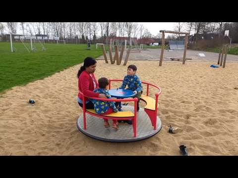 2017 04 01 Merry go round in Gauerslund