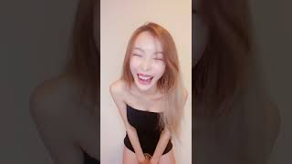 【おっぱい】 乳揺れ ハミ乳 トントントン♪ tiktok #Shorts