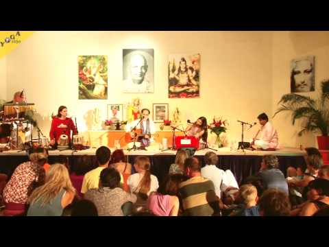 Konzert mit Satyaa und Pari