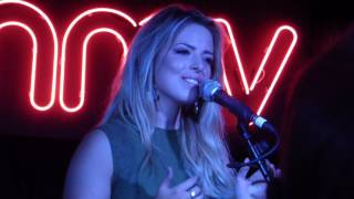 The Shires - My Universe   -  HMV Oxford Street - 05 - 10 - 2016