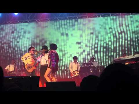Andien (feat. Barry Likumahuwa) - "Cinta Ini Membunuhku" at UJC Jakarta 2012