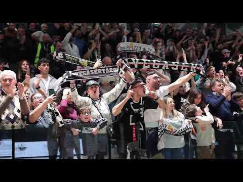 IL TIFO DELLA JUVECASERTA VS PIELLE LIVORNO // BASKET