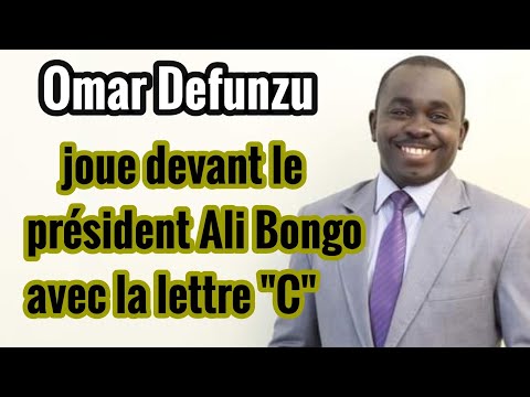 Omar Defunzu joue devant le président Ali Bongo ONDIMBA avec la lettre ''C''