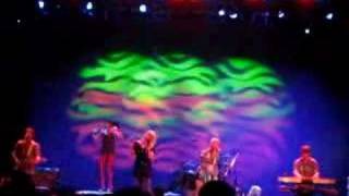 Tilly and The Wall - Fell Down the Stairs (Live)