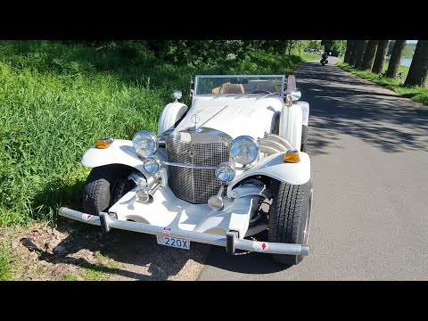 Oldtimer Auto Excalibur Series II  Pkw der US-amerikanischen Excalibur Automobile