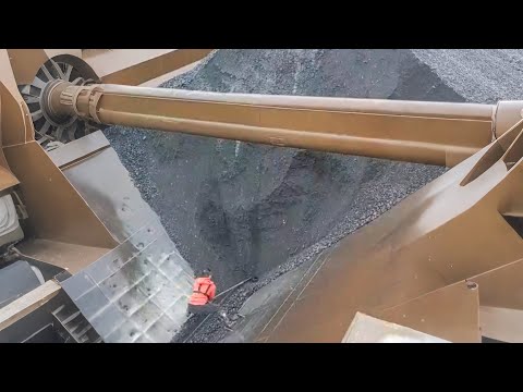 Barge is unloading 3300 tons of crushed coal - a relaxing flow - Work vlog on the barge