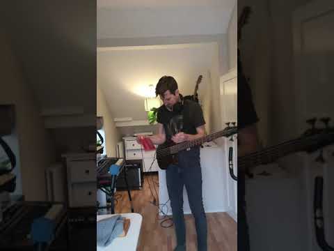 Can You Plug Headphones Into A Bass #shorts